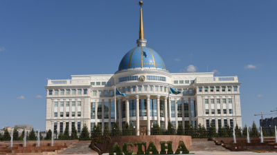 Токаев наградил орденом электрослесаря шахты имени Костенко