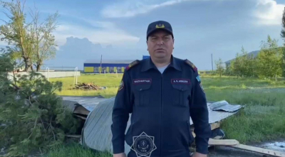 Крыши колледжа и общежития сорвало ветром в Костанайской области
