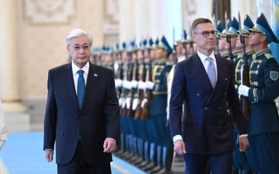 Президента Финляндии торжественно встретили в Акорде