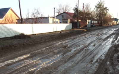 Народный репортер. Щебень не спасает, на дороге «каша» из грязи