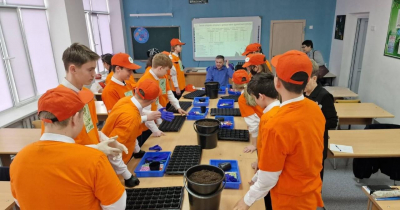 У учеников школы Балхаша появилась своя теплица