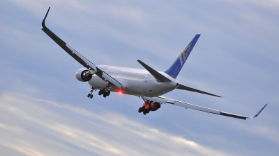 У самолета Air Astana, вылетевшего из Актау, отказал двигатель