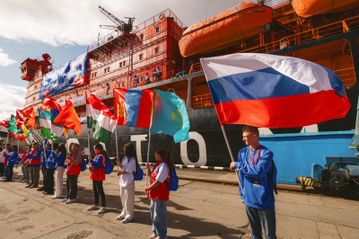 Казахстанская школьница отправилась к Северному полюсу в рамках международного проекта «Ледокол знаний»