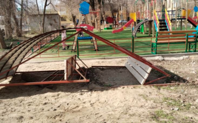 Народный репортёр. Беседку все-таки поломали
