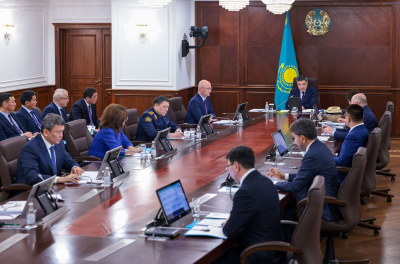 "Легкие" деньги, "слив" баз данных: заседание МВК по профилактике правонарушений провел Бектенов