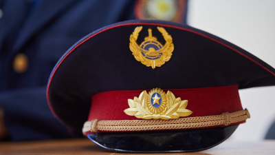 Разбил лобовое стекло авто – вандалов задержала полиция Астаны