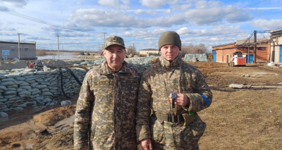 Почетные награды получили солдаты-срочники в Казахстане