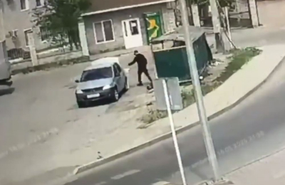 В Атырау мужчина вылил фекалии в мусорный бак — полиция установила личность