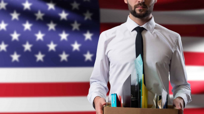 Главное к утру: проблемы рынка труда США, как ИИ повлияет на нефть, Mercedes-Benz уезжает в Китай