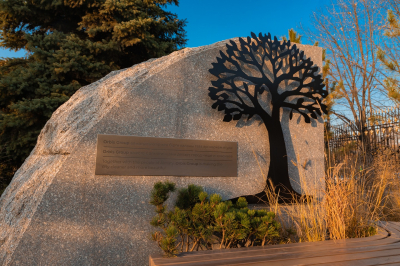 На месте бывшей резиденции президента в Алматы открыли сквер