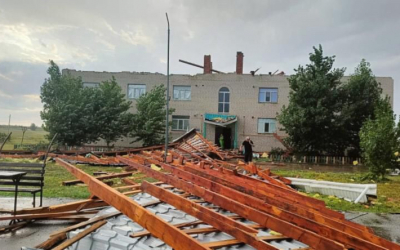 Ураган снес крышу дома