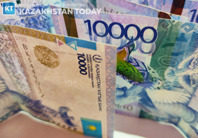 Благотворительный фонд "Халык" и Halyk Bank начали выплачивать компенсацию пострадавшим от наводнений